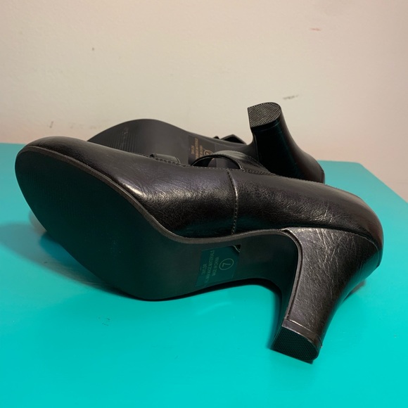 Classified Taylor Black Heels size 7 - Picture 6 of 6